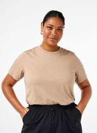 Basic T-skjorte i bomull med rund hals, Beige Basic T-skjorte i bomull med rund hals, Beige, Model