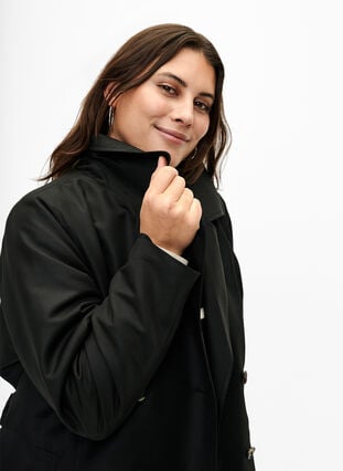 Zizzi Kort trenchcoat med belte, Black, Model image number 2