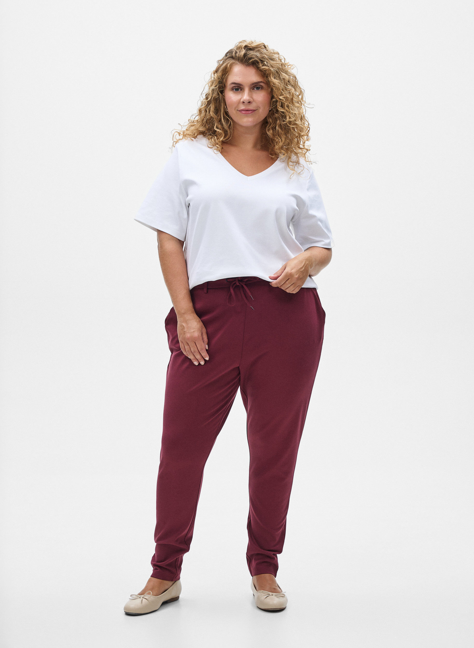 ZizziBesk&aring;rne Maddison bukser, M&oslash;rk Bordeaux, Model image number 1