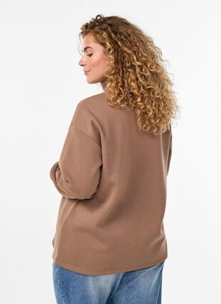 Zizzi Genser med høy hals og college-trykk, Caribou w. Los, Model image number 1
