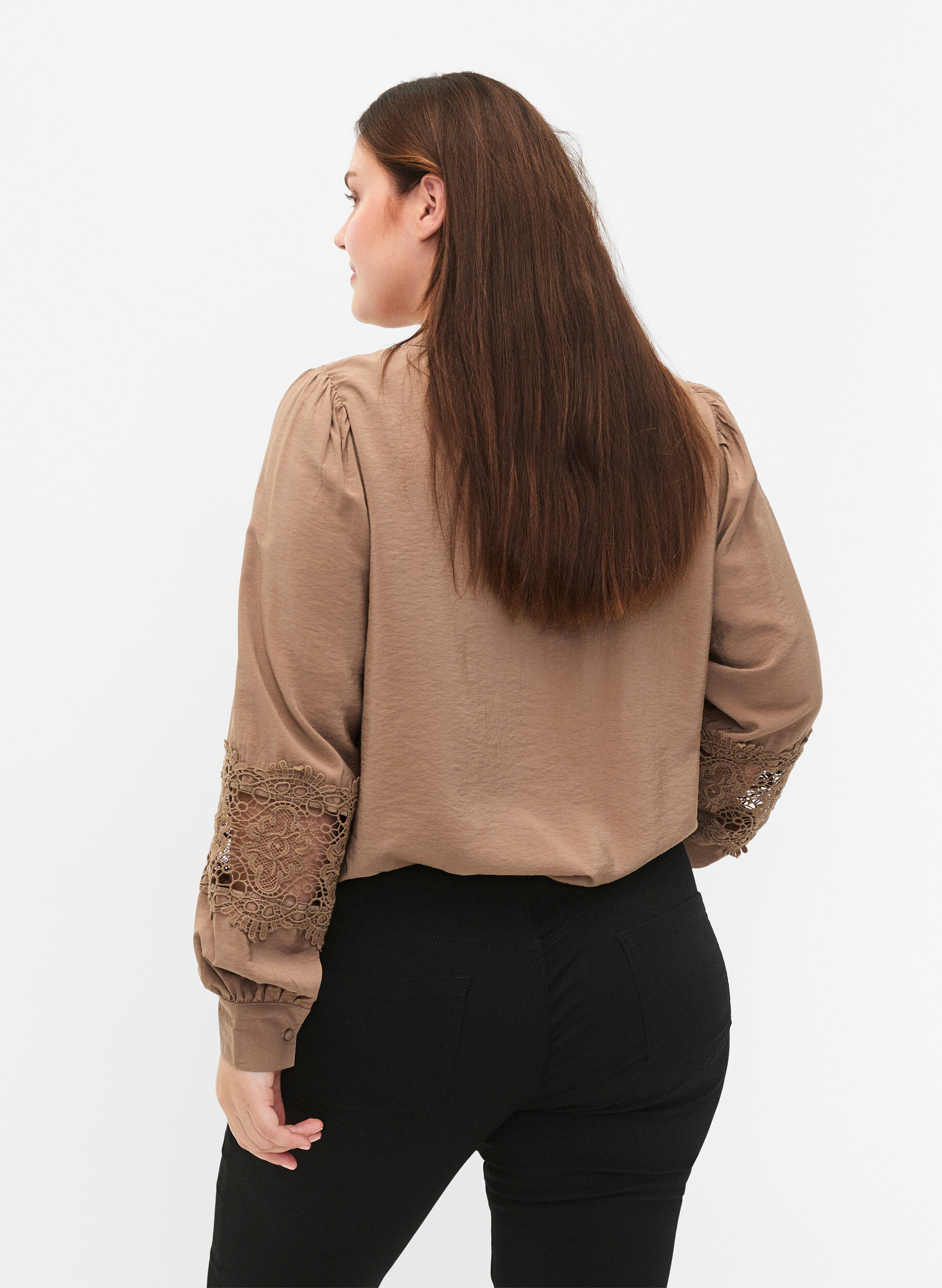 Zizzi Viskosebluse med heklede detaljer, Caribou, Model image number 1