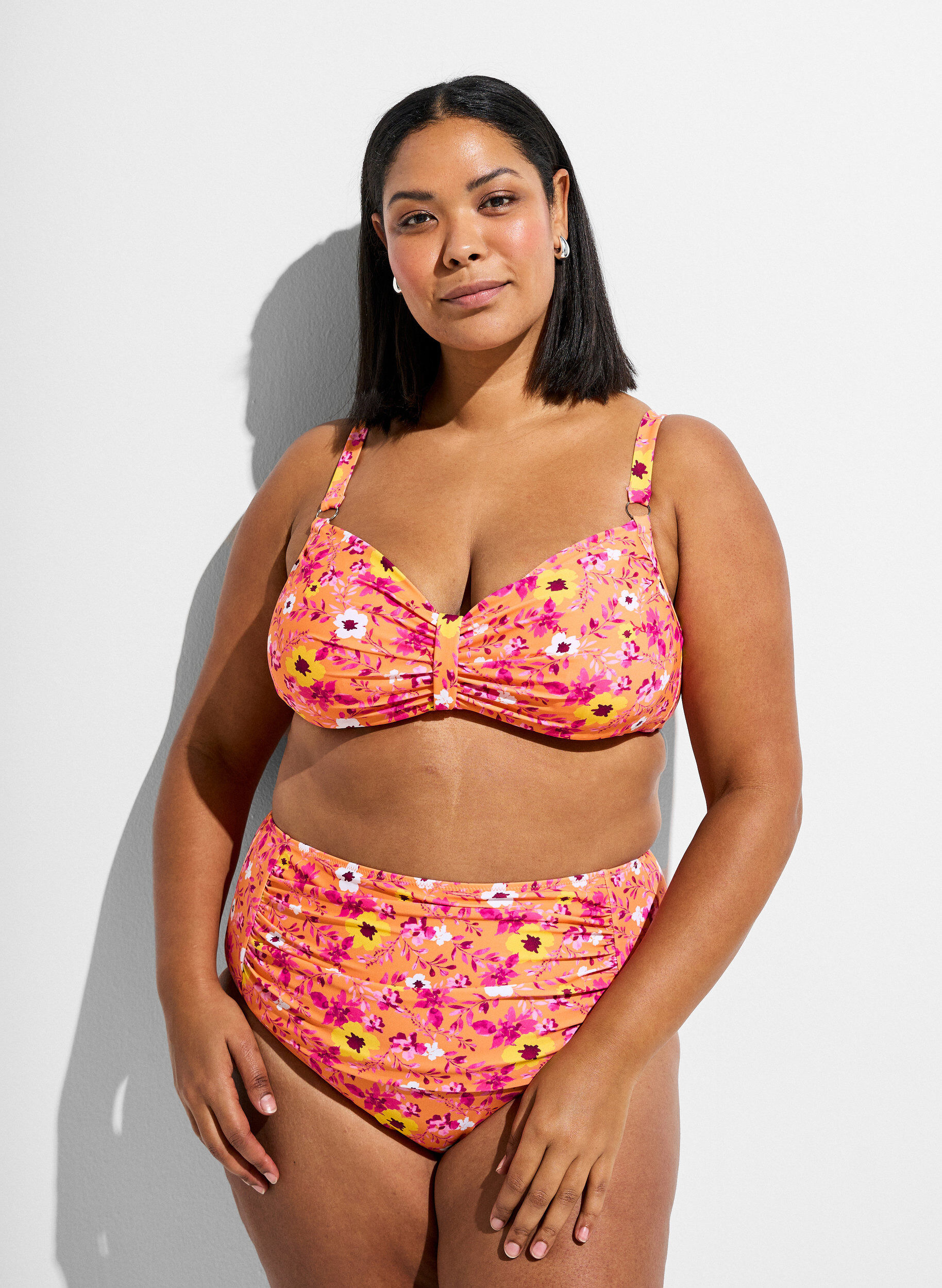 H&oslash;ytlivs bikinitruse med m&oslash;nster, Orange, Model