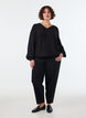 Viskosebluse med V-hals og ballongsilhuett, Svart, Model image number 1