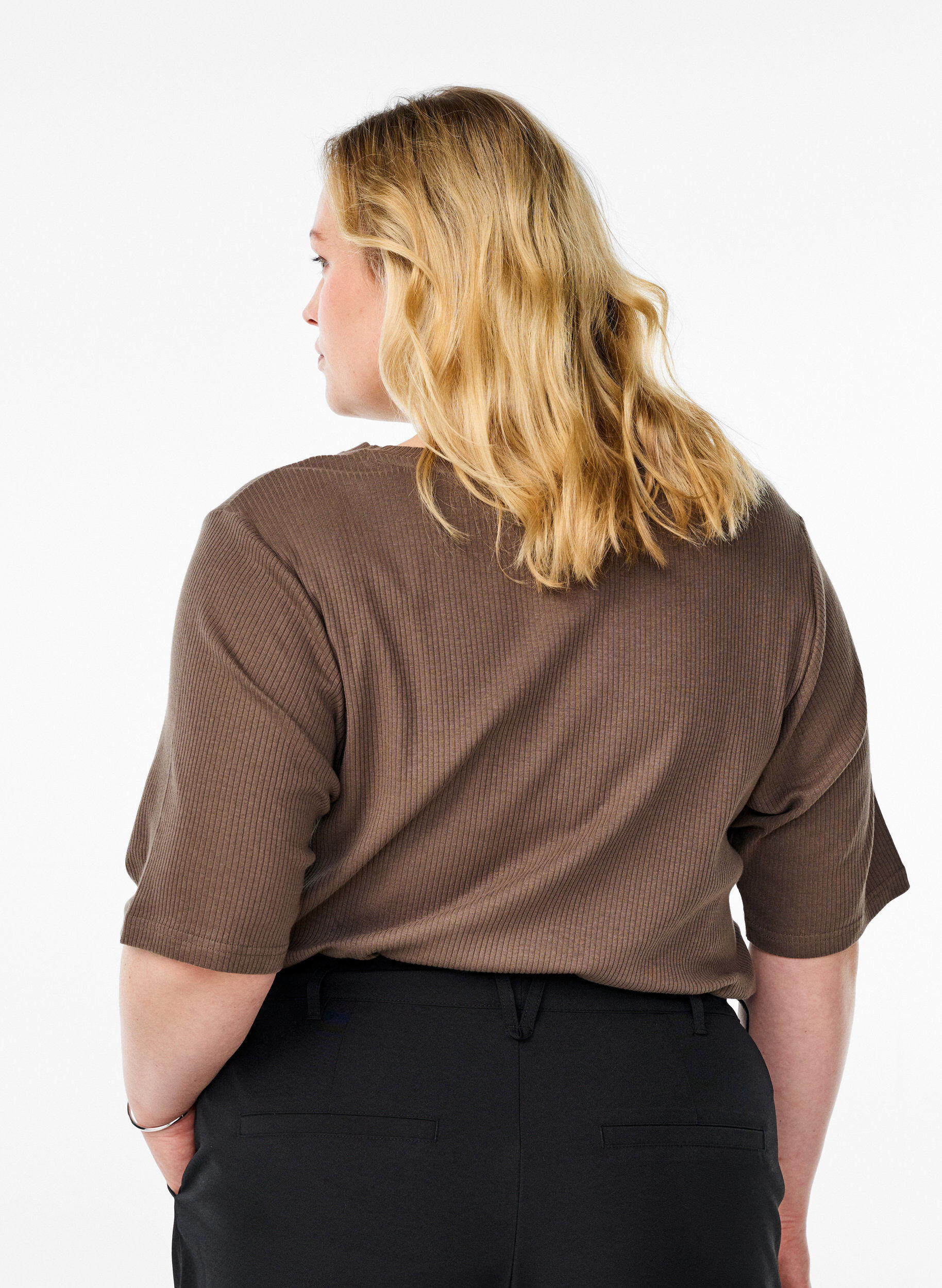 ZizziRibbestrikket jerseybluse med korte ermer, Brun, Model image number 2