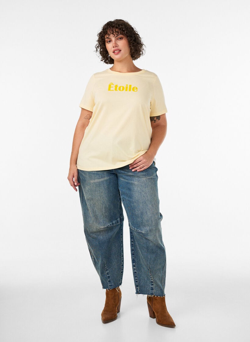T-skjorte i organisk bomull med velur tekst, Gul, Model image number 1