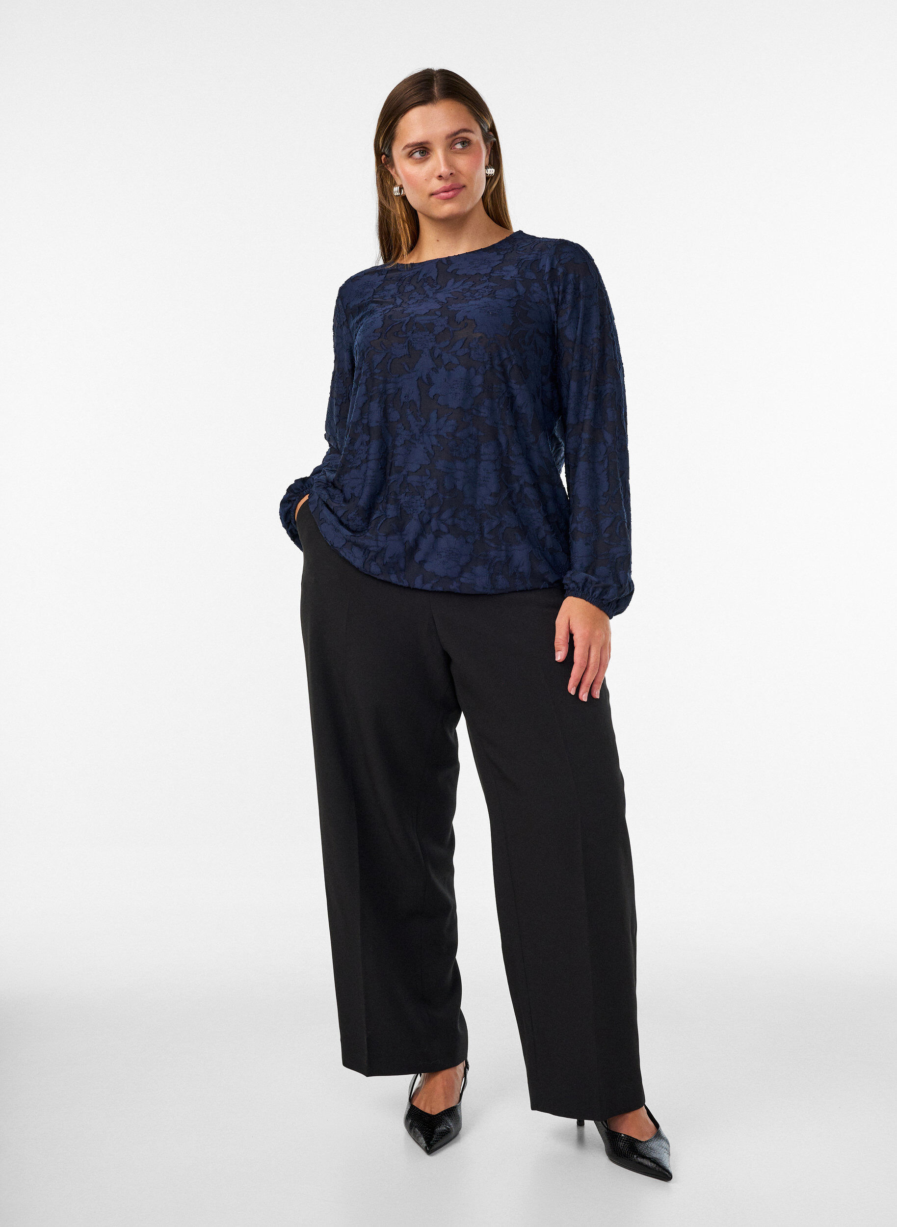 ZizziGjennomsiktig bluse med blomstertekstur og lange ermer, Bl&aring;, Model image number 1