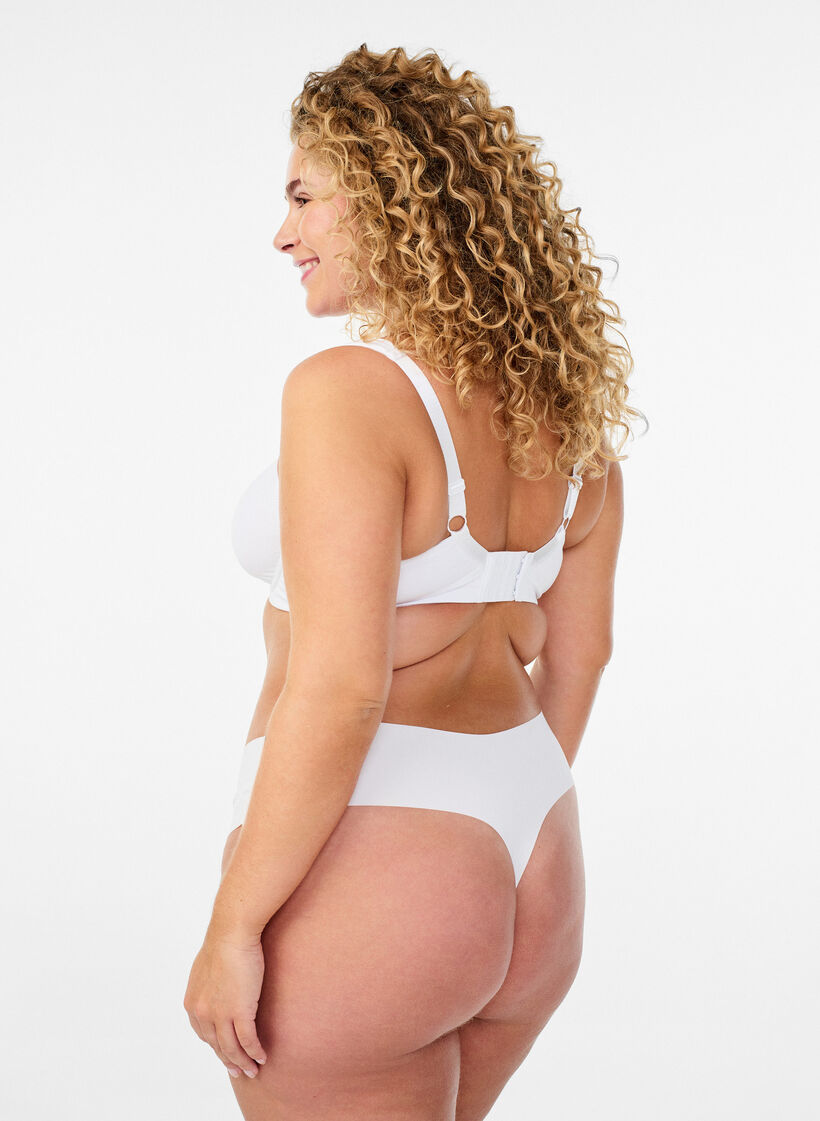 Komfort-BH med b&oslash;yle og formede sk&aring;ler, Hvit, Model image number 2