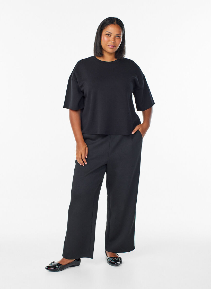 Kort loose fit t-skjorte i modalblanding, Svart, Model image number 1