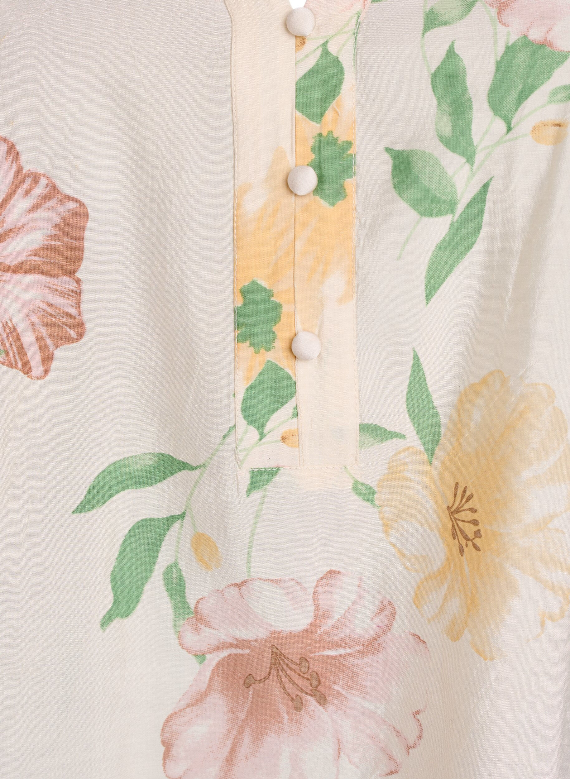 Zizzi Bluse med blomstertrykk, rysjekrage og 1/2 ermer, Beige, Packshot image number 2