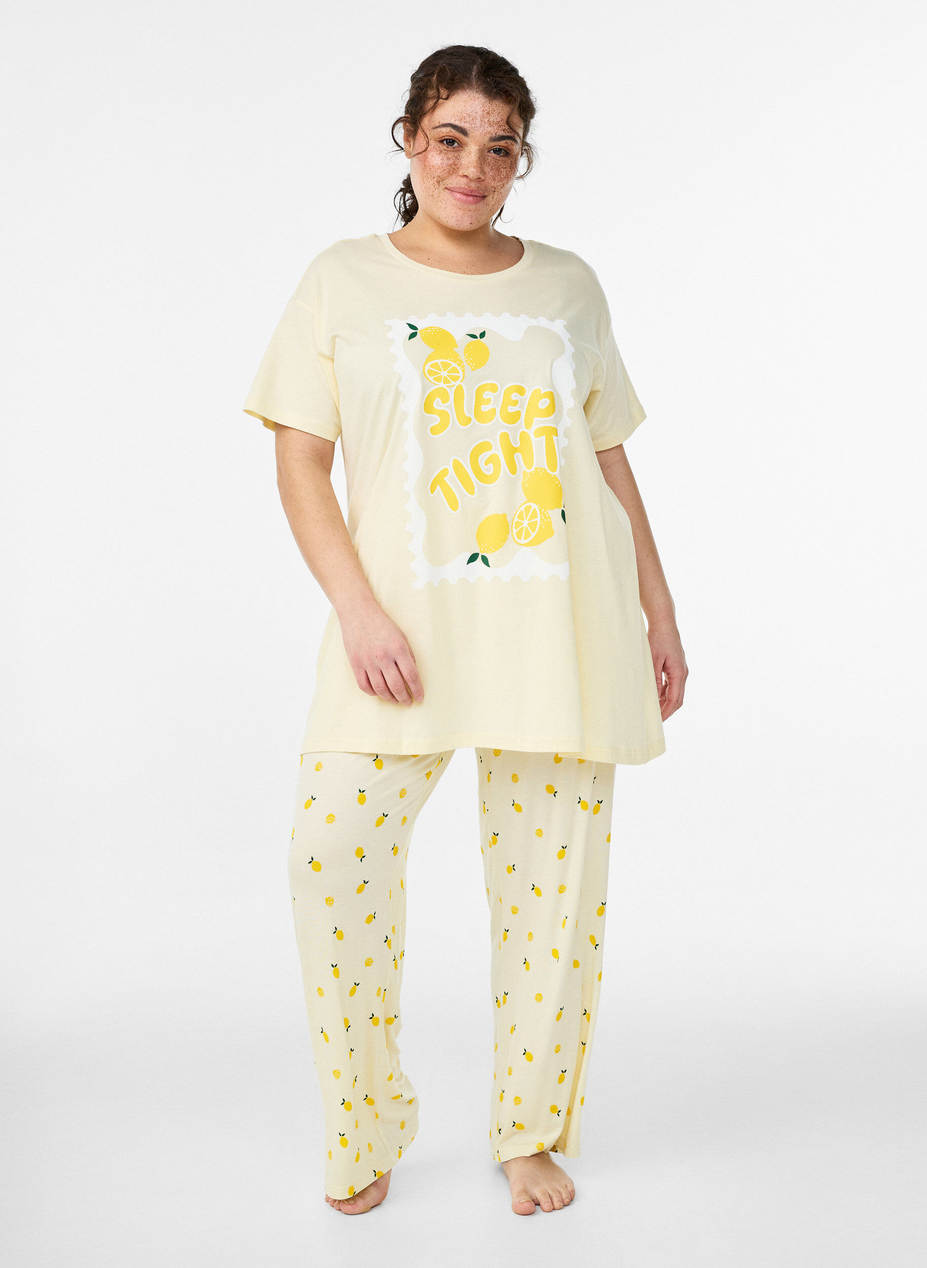 Pyjamasbukse i mykt jerseystoff med h&oslash;y midje og frukttrykk, Gul, Model
