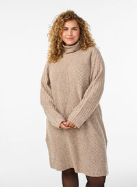 Kort strikket kjole med høy hals og ribbestruktur, Beige Kort strikket kjole med høy hals og ribbestruktur, Beige, Model