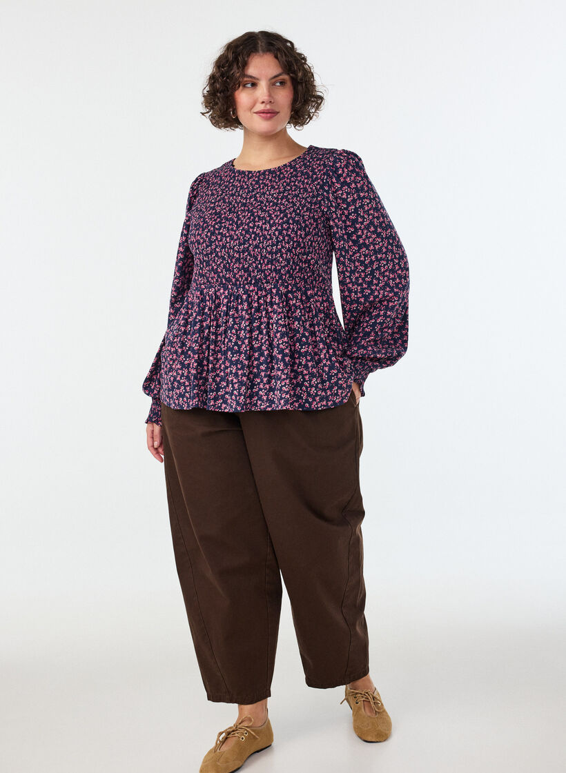 Bluse med smocket topp og blomstertrykk, Bl&aring;, Model image number 0
