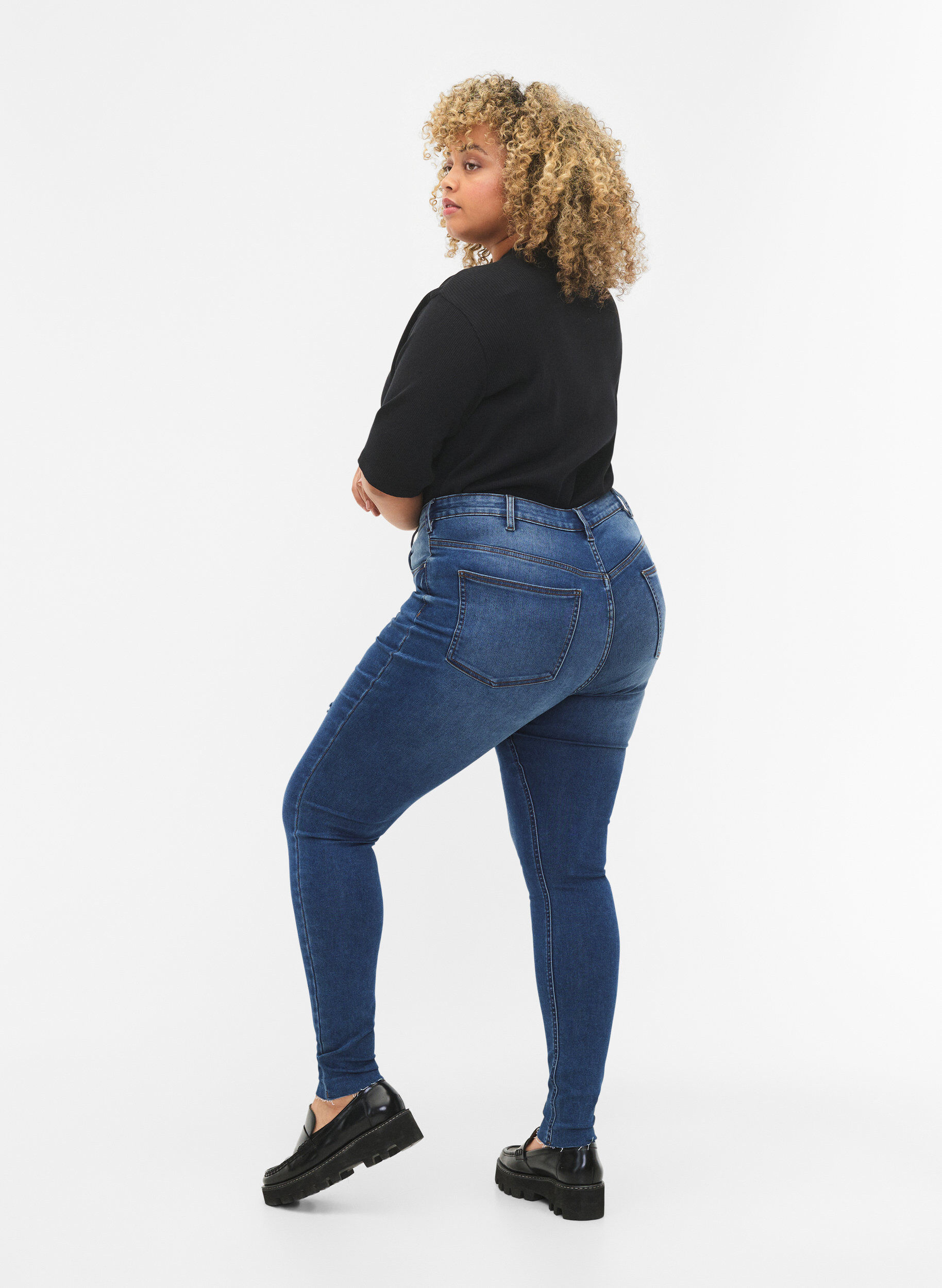 Zizzi Amy-jeans med h&oslash;y midje og knapper, Blue denim, Model image number 1