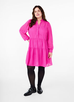 Zizzi Kort, strukturmønstret kjole med volangkrage, Magenta, Model image number 2