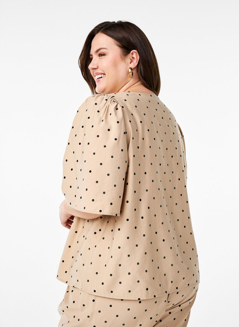 Bluse med løse ermer og v-hals, Doeskin w. dot AOP, Model