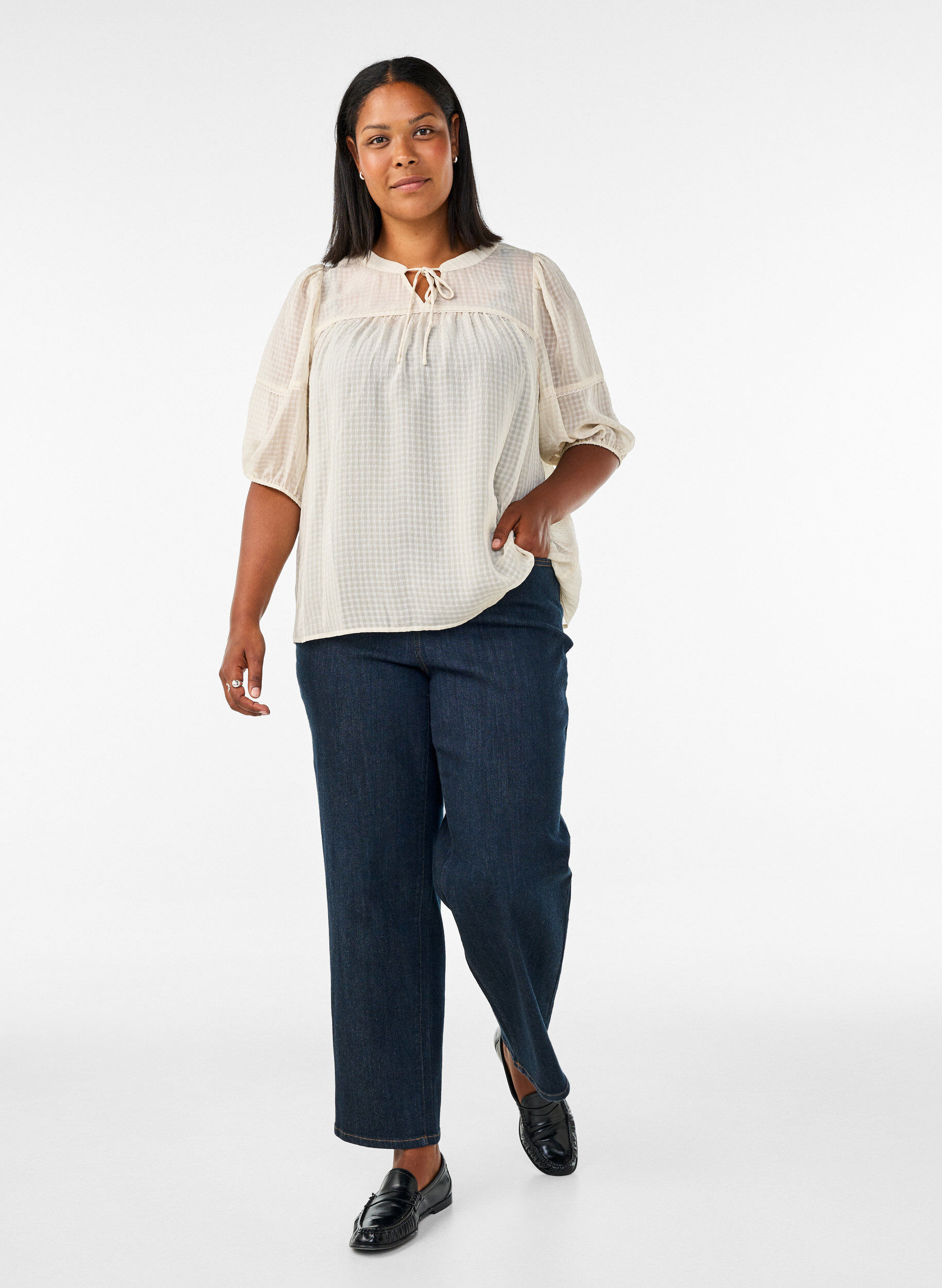 ZizziBluse i seersucker med knytesnor, Beige, Model image number 1