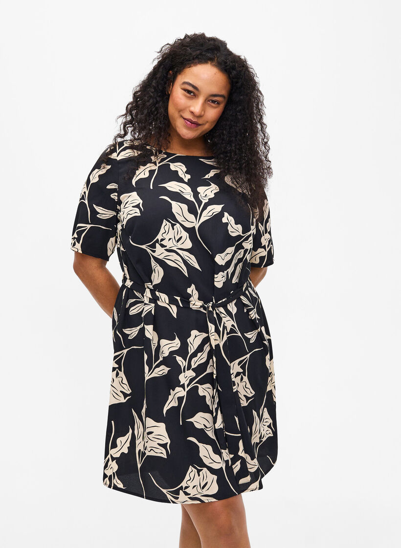 FLASH - Kortermet kjole med belte, Black Off White Fl., Model image number 0