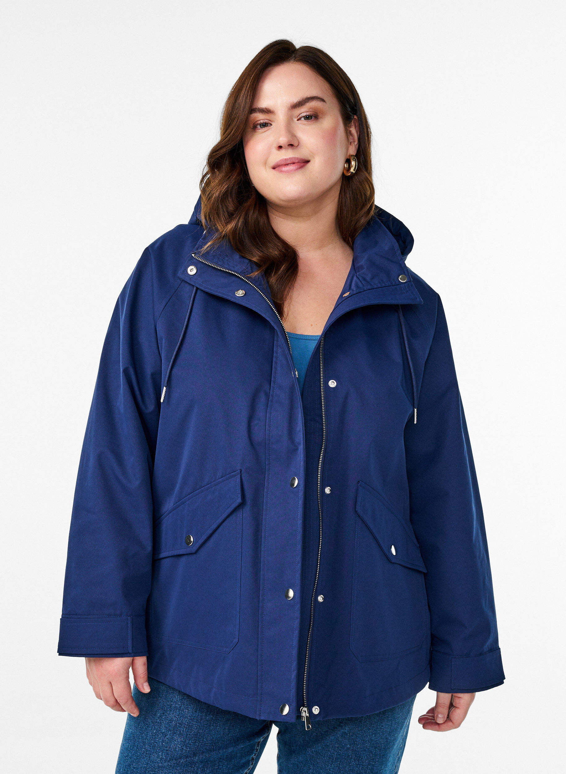 Kort v&aring;rjakke med avtagbar hette, Bl&aring;, Model