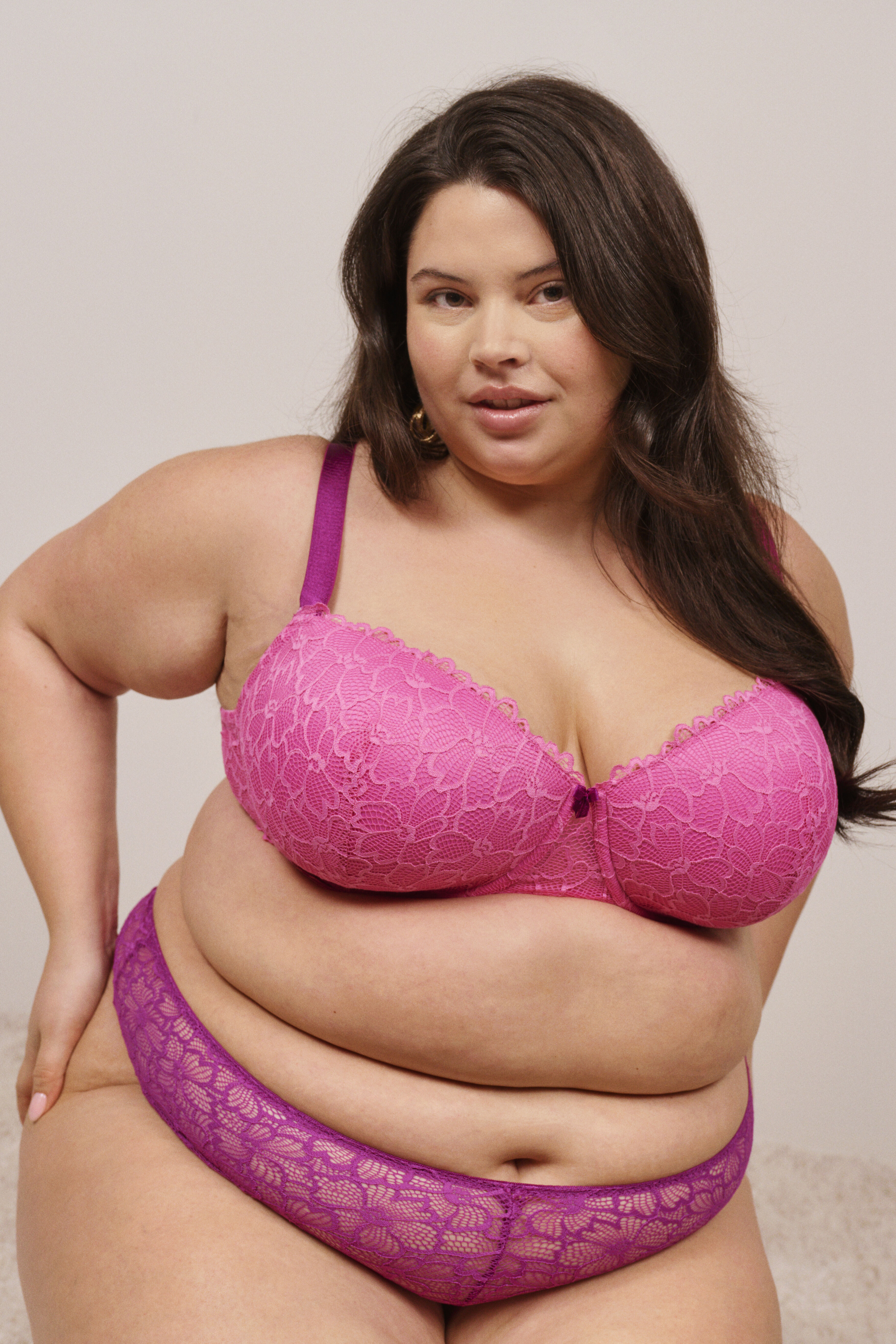 Romantisk sjarm i rosa blonder, , Model