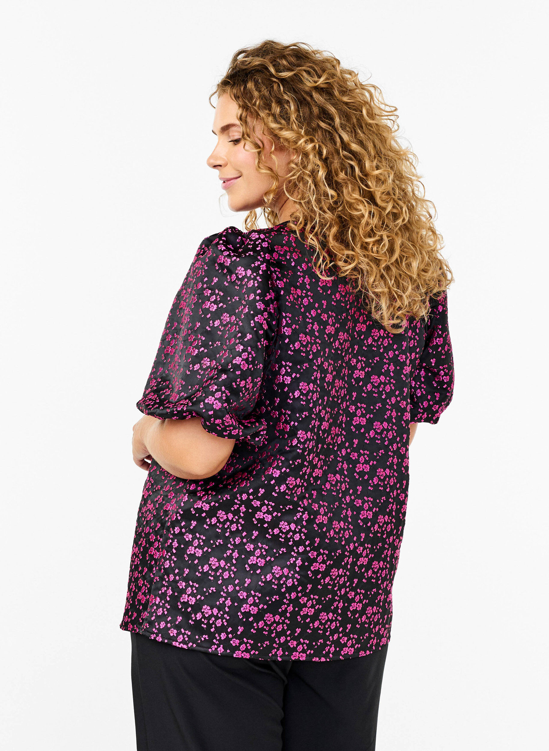 Zizzi Brodert bluse med korte ermer, Svart, Model image number 2