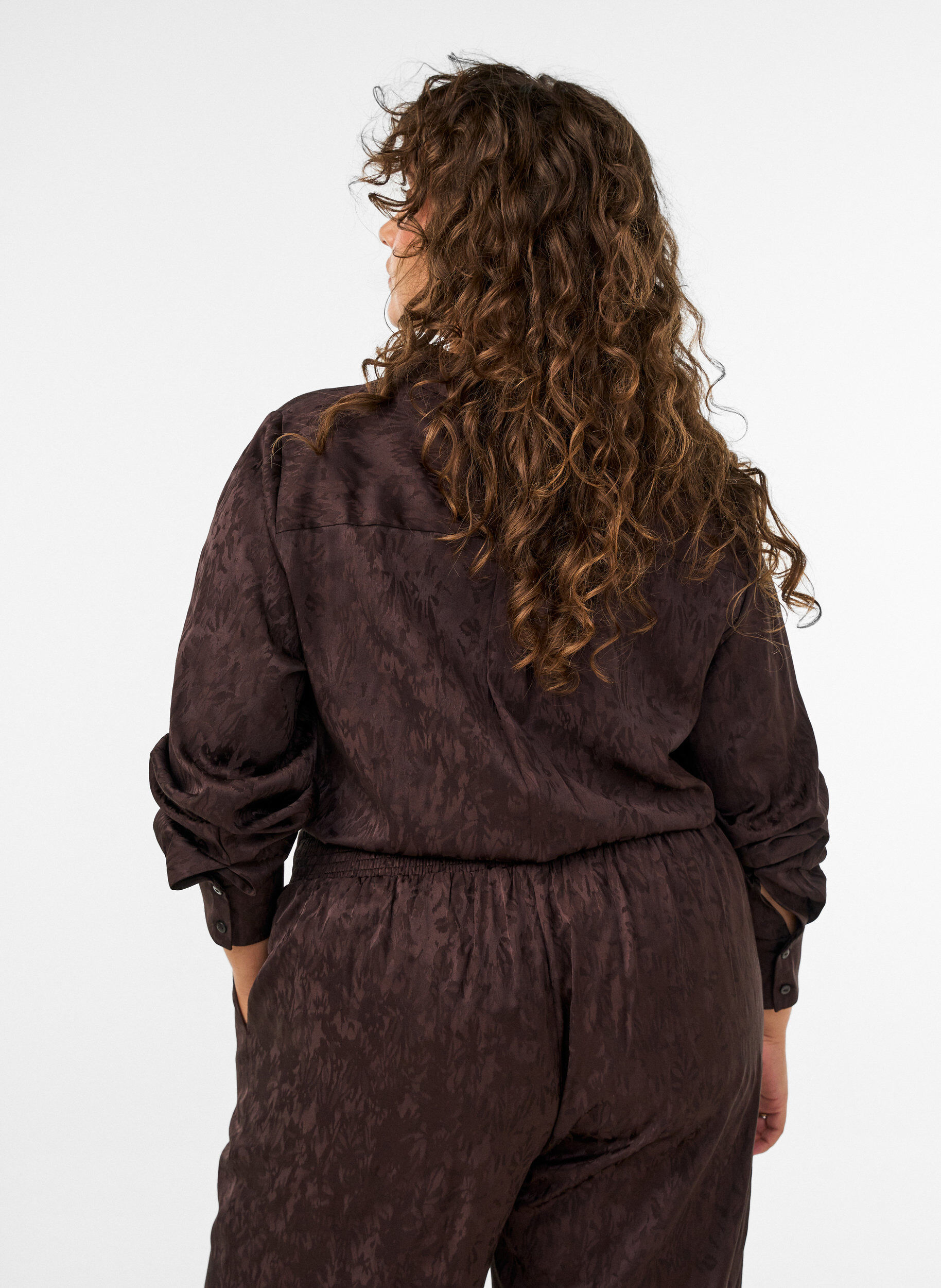 ZizziSkjorte med tone-i-tone paisleym&oslash;nster, Brun, Model image number 2