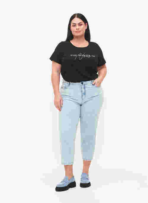 Cropped MIlle mom jeans med mønster, Light blue denim, Model