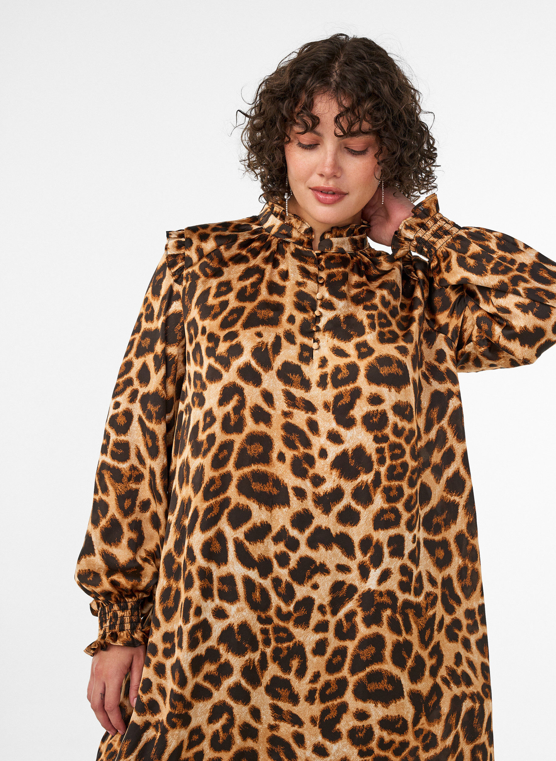 ZizziKjole med leopardtrykk og volangdetaljer, Brun, Model image number 2