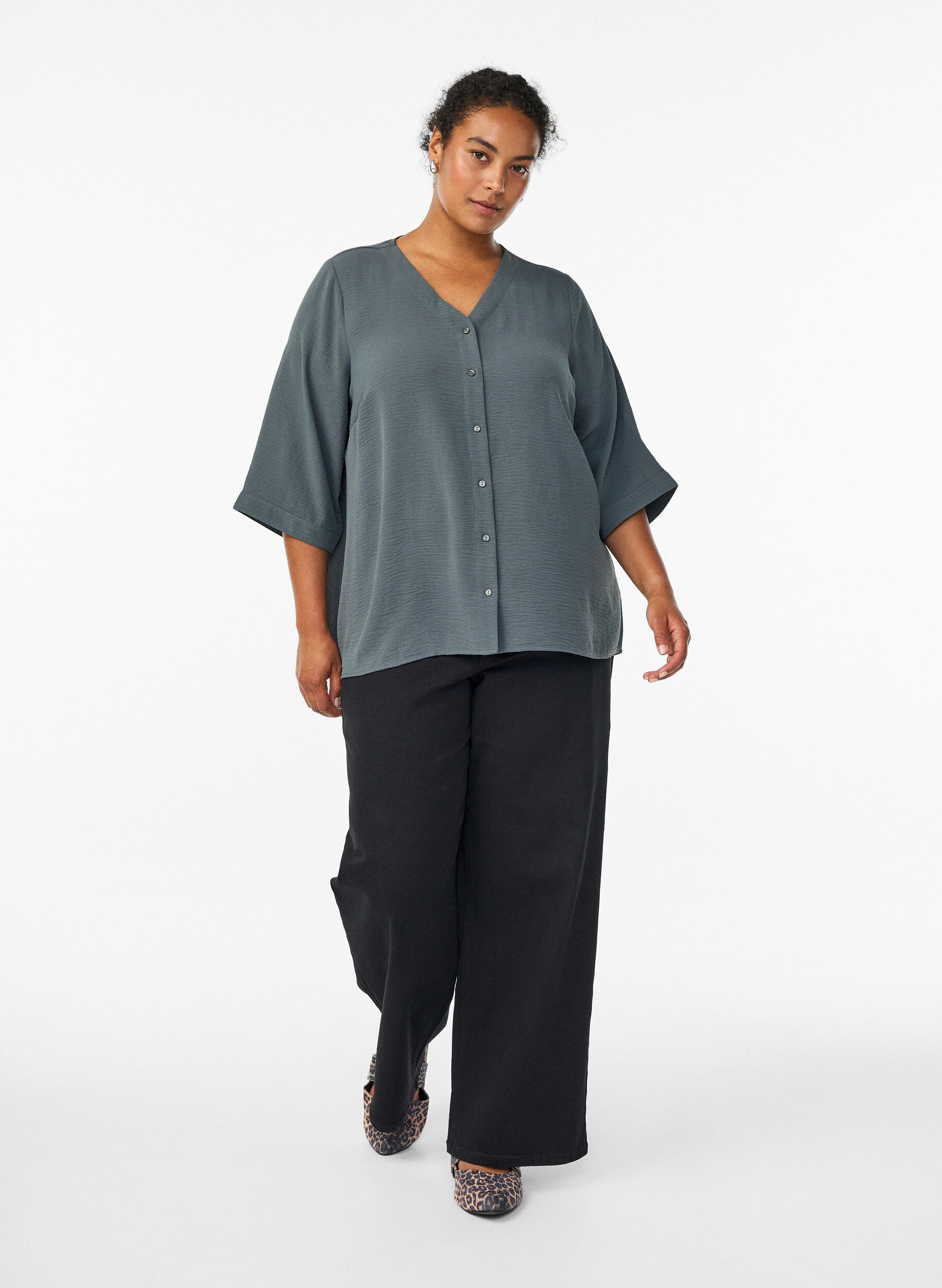 ZizziSkjortebluse med v-hals og 3/4 ermer, Gr&oslash;nn, Model image number 1
