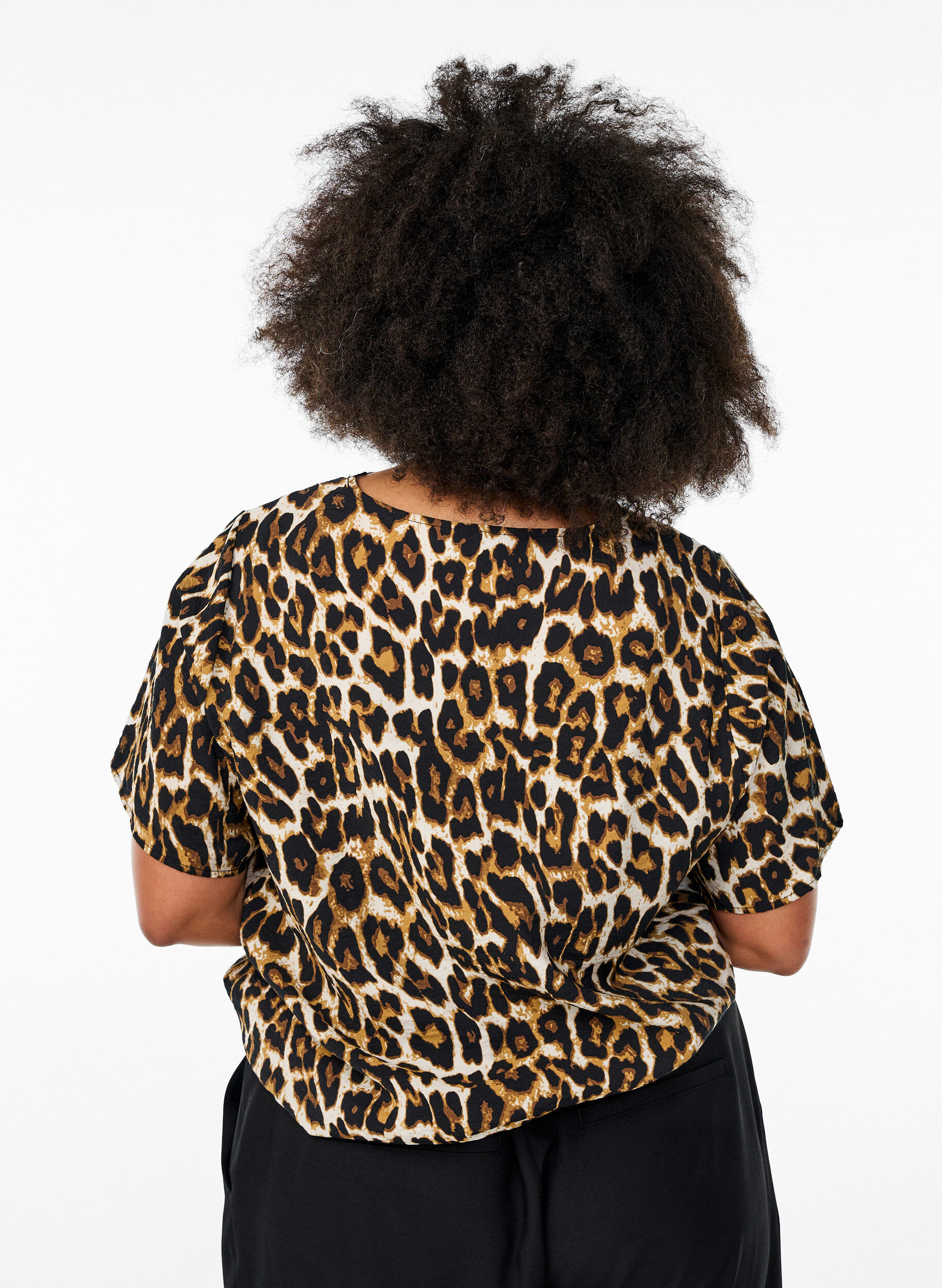 Zizzi Kortermet bluse i viskose med blondekant, Brun, Model image number 2