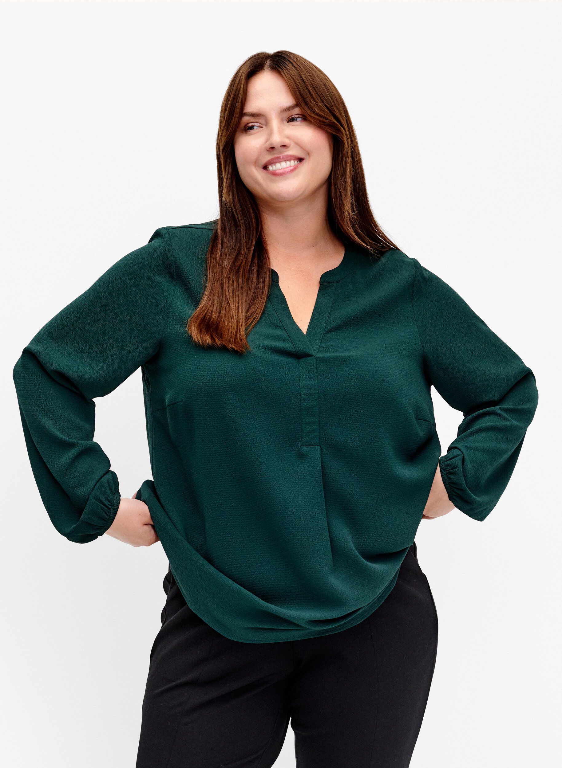 Zizzi Ensfarget bluse med V-hals, Scarab, Model image number 0