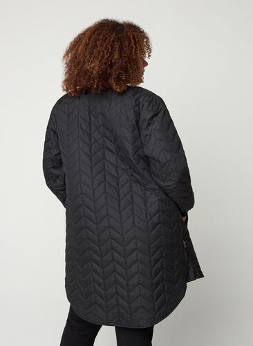Lang quiltet jakke med knappelukking, Black, Model image number 1