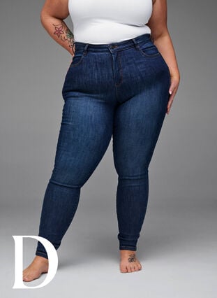 Zizzi Supersmale jeans med høy midje, Dark Blue, Model image number 8