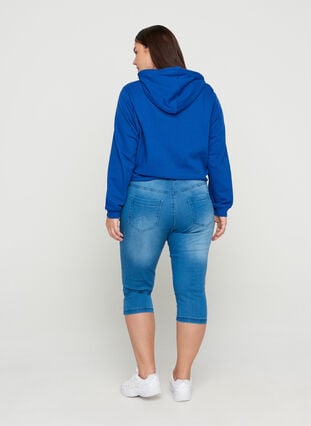 Zizzi Slim fit Emily caprijeans, Blå, Model image number 1