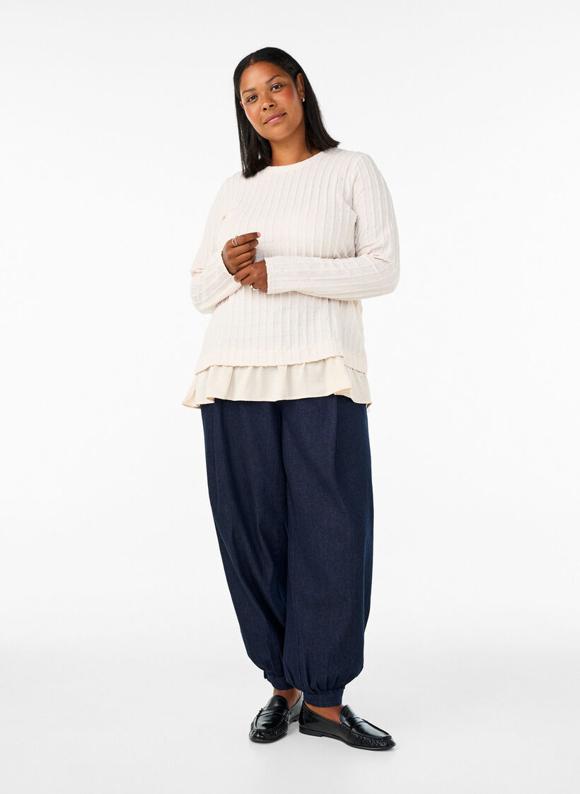 Bluse med struktur og volangkant, Vanilje, Model image number 1