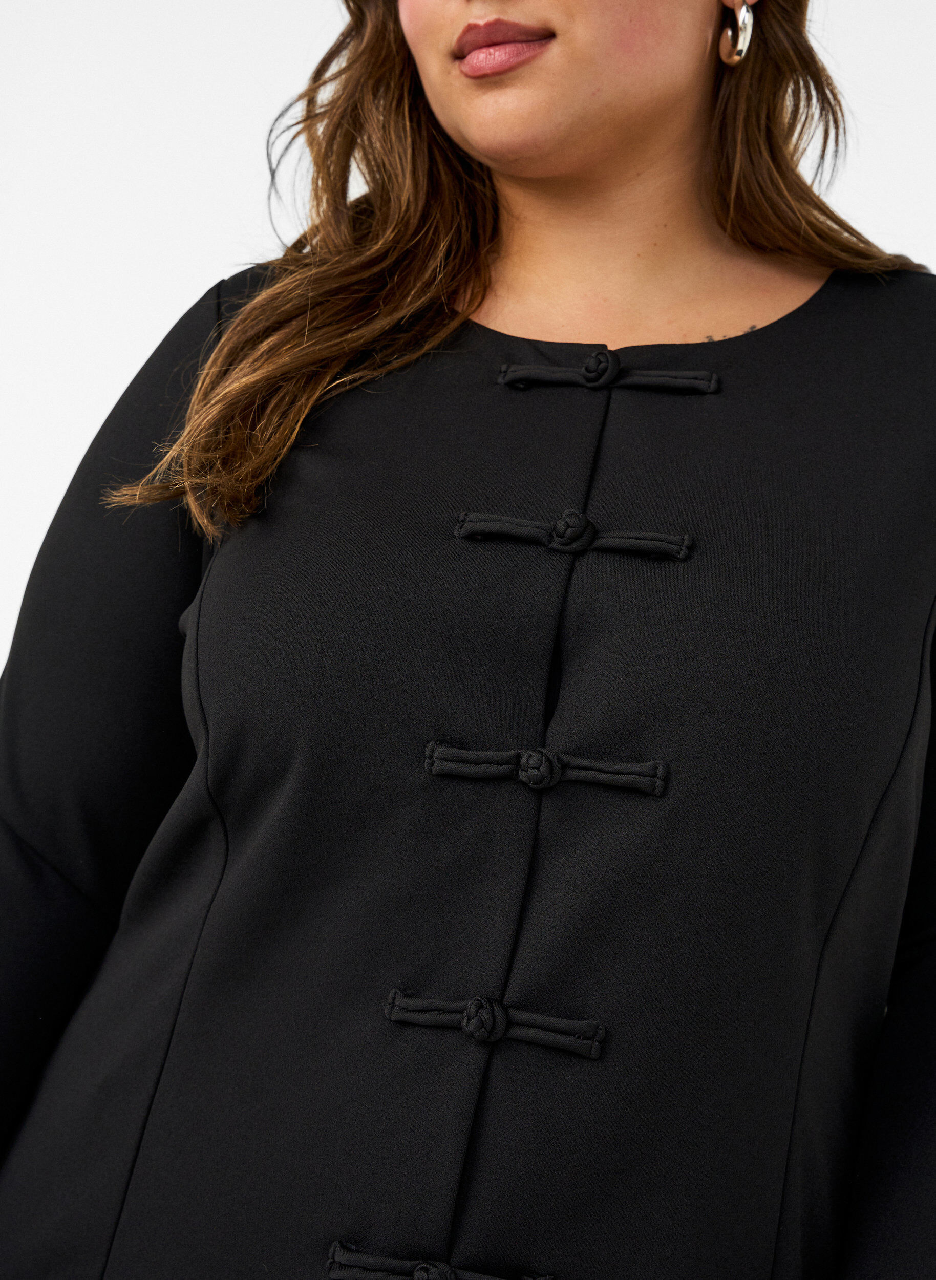ZizziFigurn&aelig;r cardigan med knytelukkinger, Svart, Model image number 3