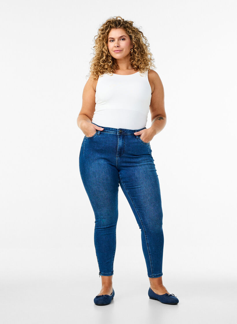 Cropped Amy jeans med glidelåsdetaljer, Blå, Model image number 0