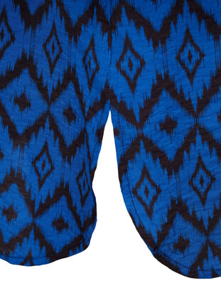 Lang viskoseskjorte med trykk og rysjer, True blue w. Black, Packshot image number 3