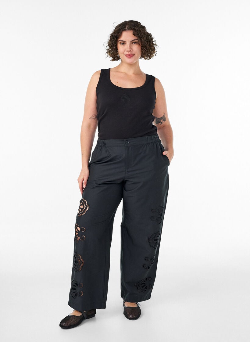 Bomullsbukser med broderte utskj&aelig;ringer, Svart, Model image number 0