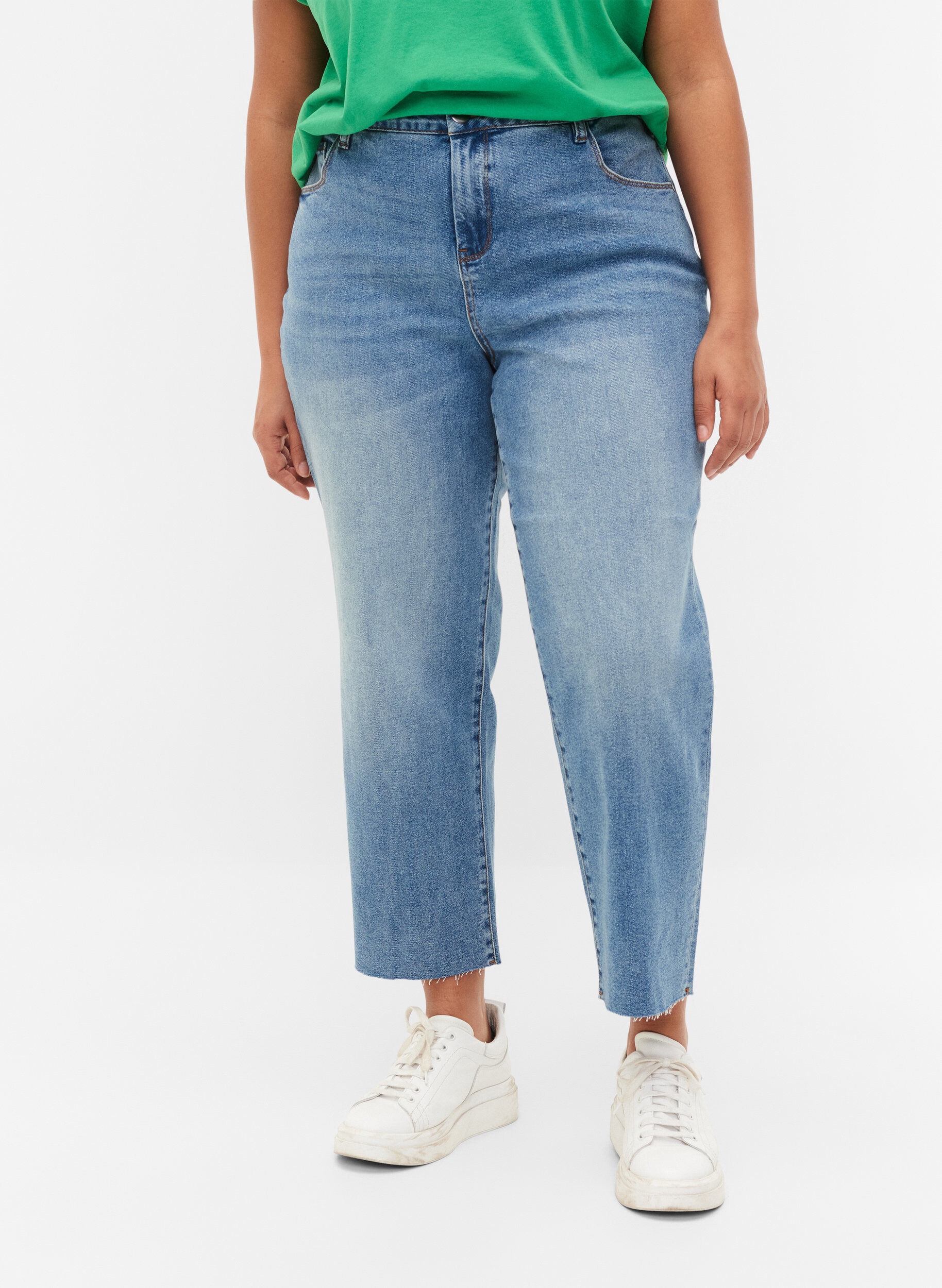 Zizzi 7/8-lengde jeans med r&aring; kanter og h&oslash;yt liv, Bl&aring;, Model image number 3