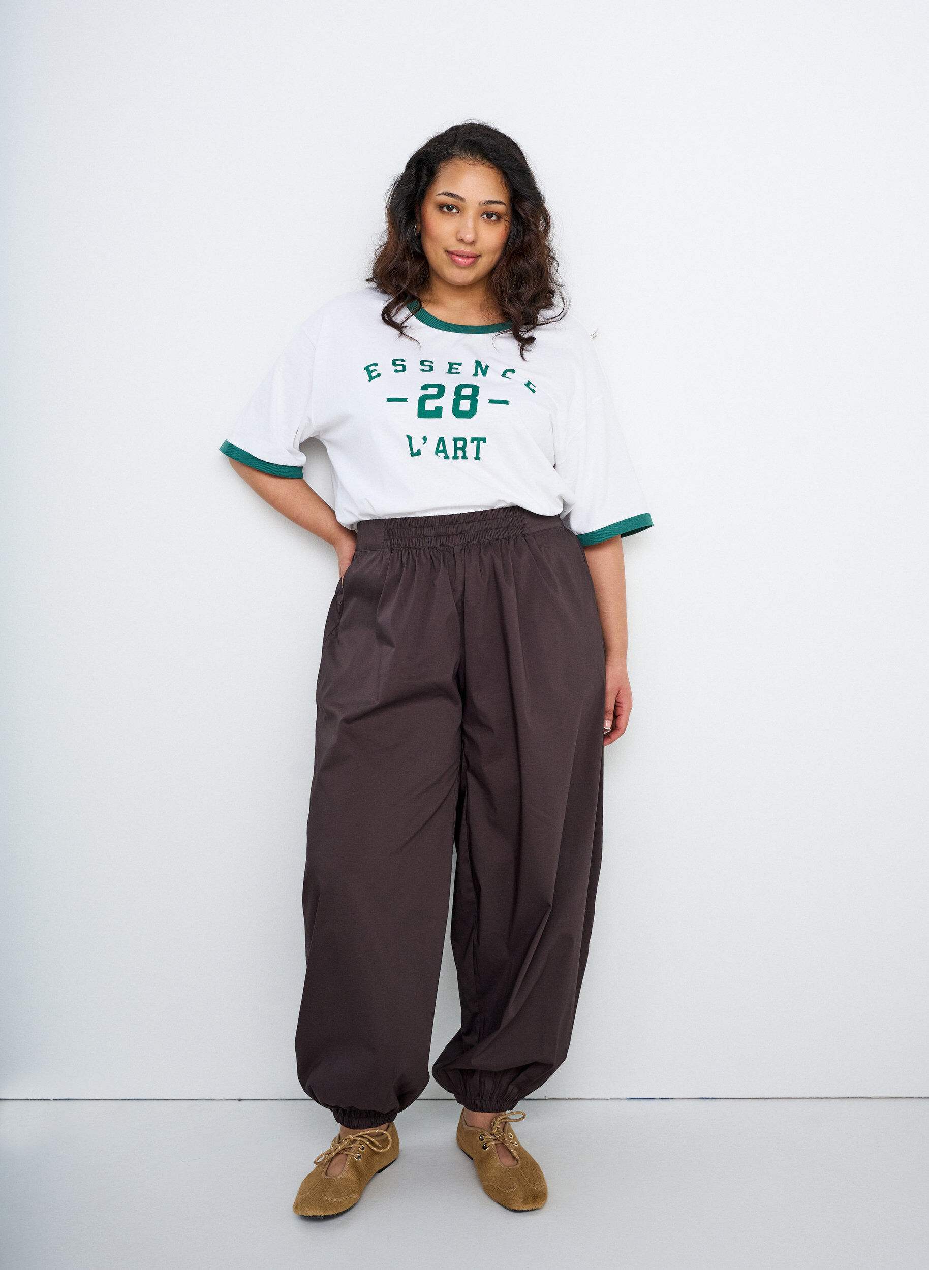 Bomulls T-skjorte med teksttrykk og boxy fit