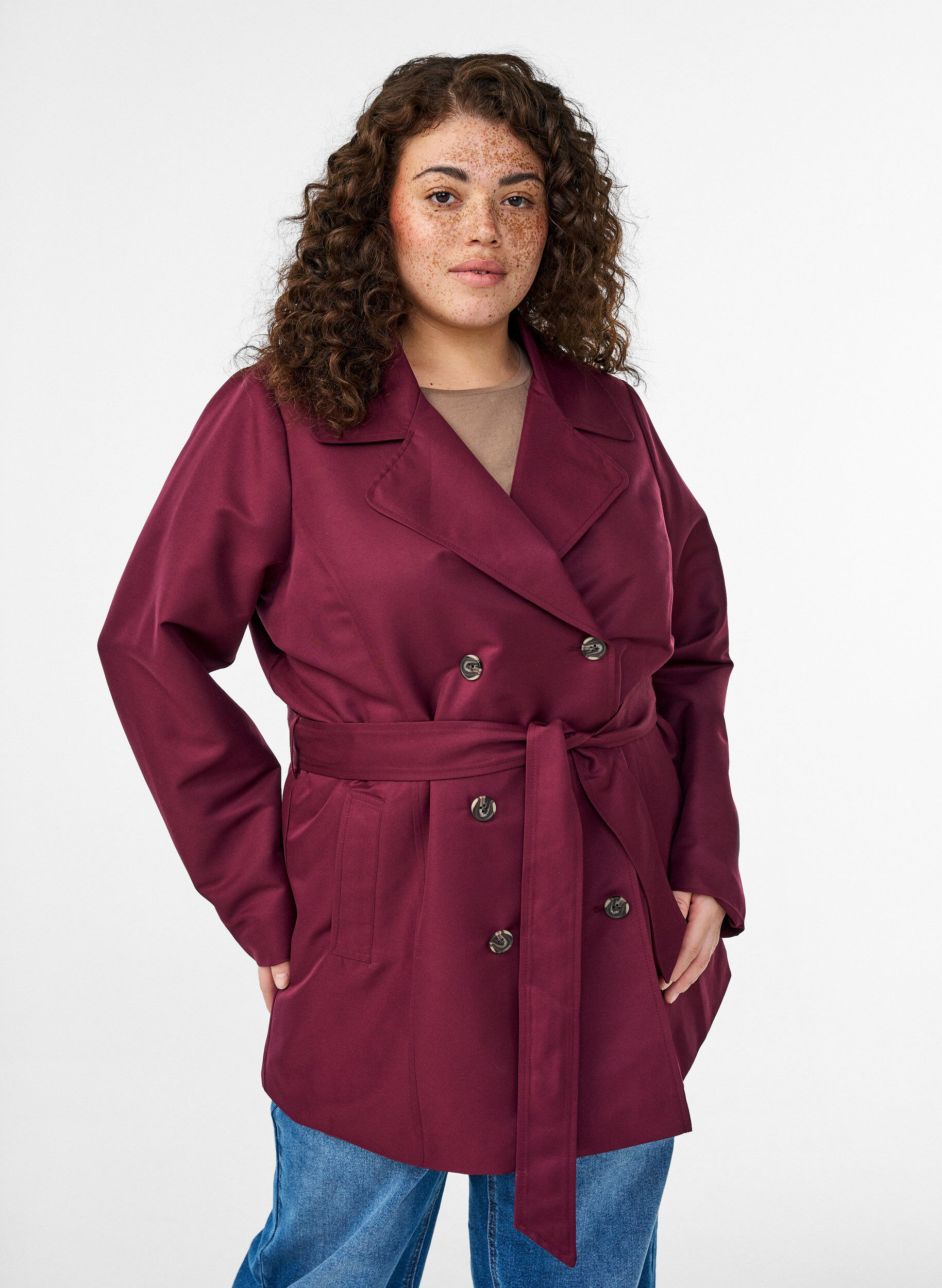 Kort trenchcoat med belte, M&oslash;rk Bordeaux, Model
