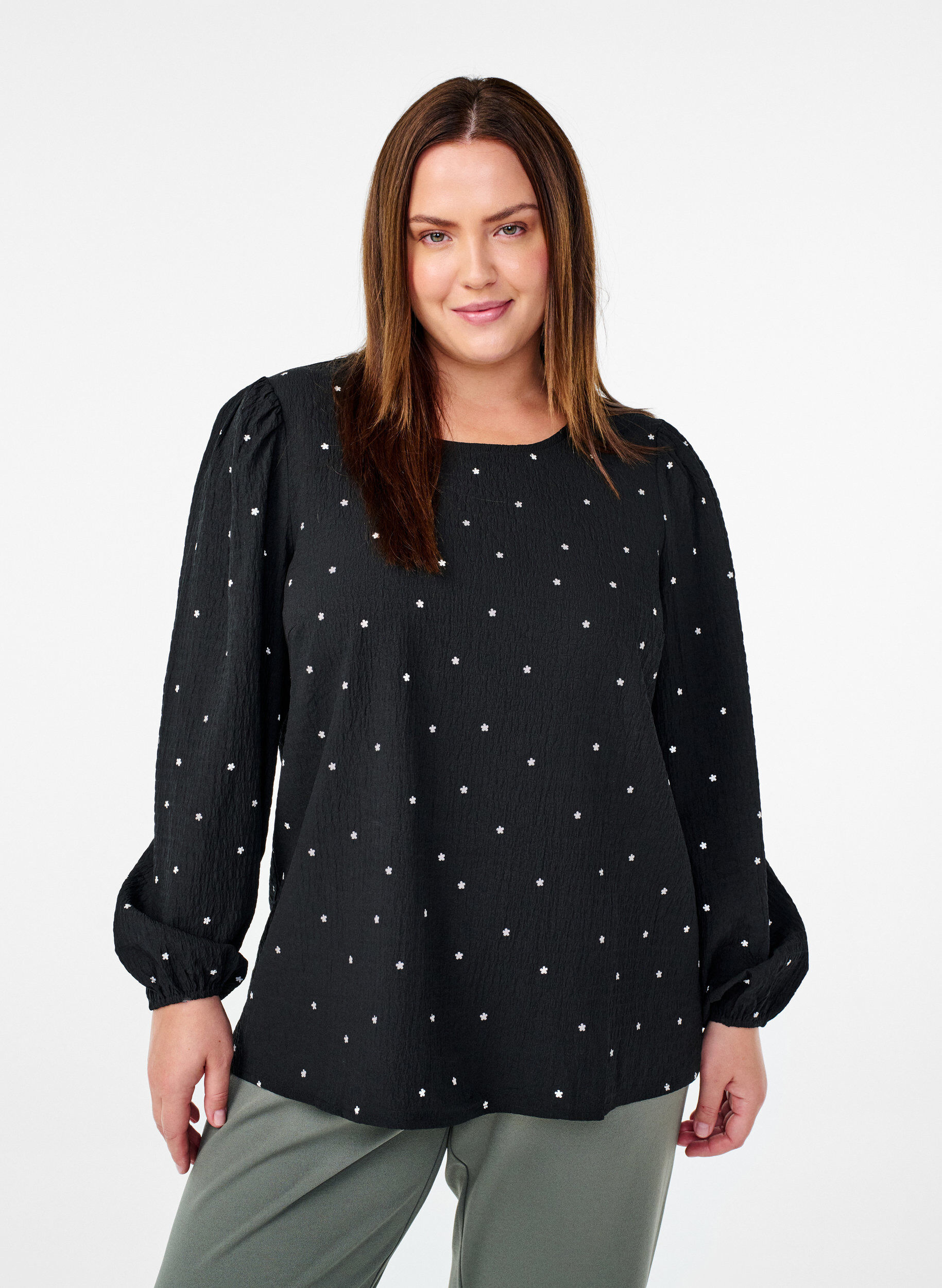 Zizzi FLASH - Langermet bluse med sm&aring; blomster, Black White Flower, Model image number 0
