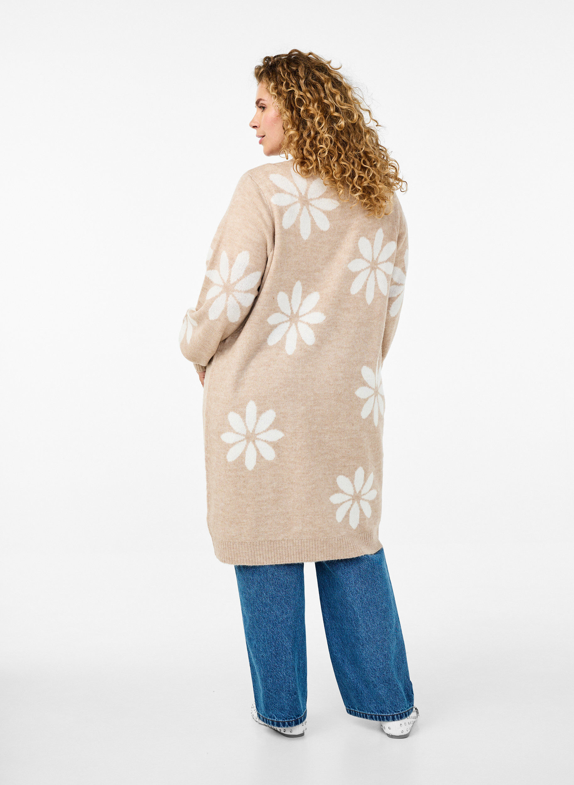 Zizzi Lang strikket cardigan med blomster, Simply Taupe Comb, Model image number 1