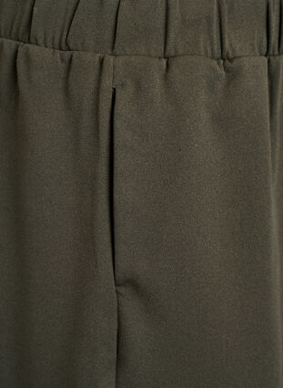 Zizzi FLASH - Løstsittende shorts med lommer, Grønn, Packshot image number 2
