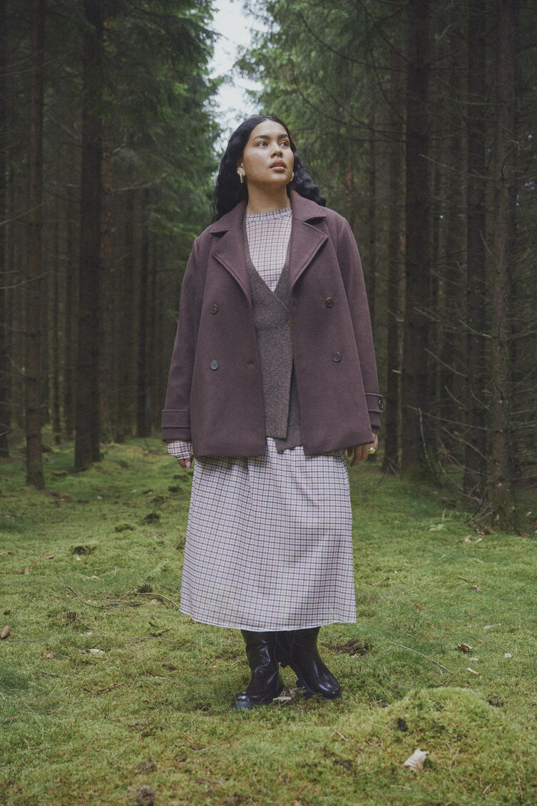 Skogsromantisk eleganse i b&aelig;rtoner, , Model