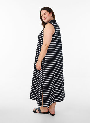 Zizzi Ermeløs polokjole i midilengde, Svart, Model image number 1