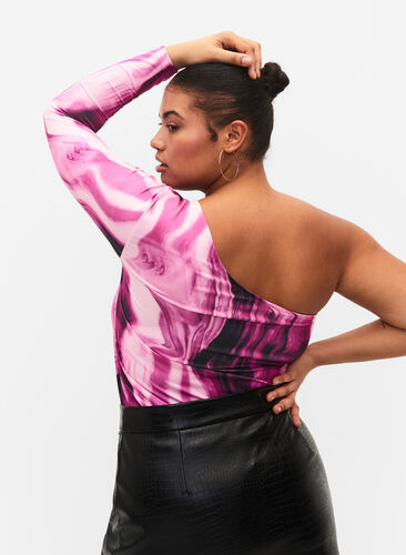 One-shoulder bluse med mønster, Raspberry Rose AOP, Model image number 1