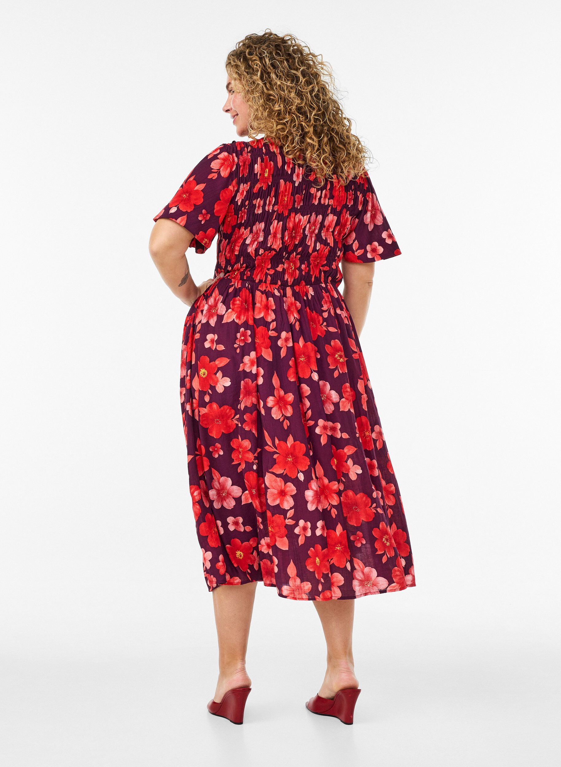 ZizziKjole med smocking og blomstertrykk, Lilla, Model image number 1
