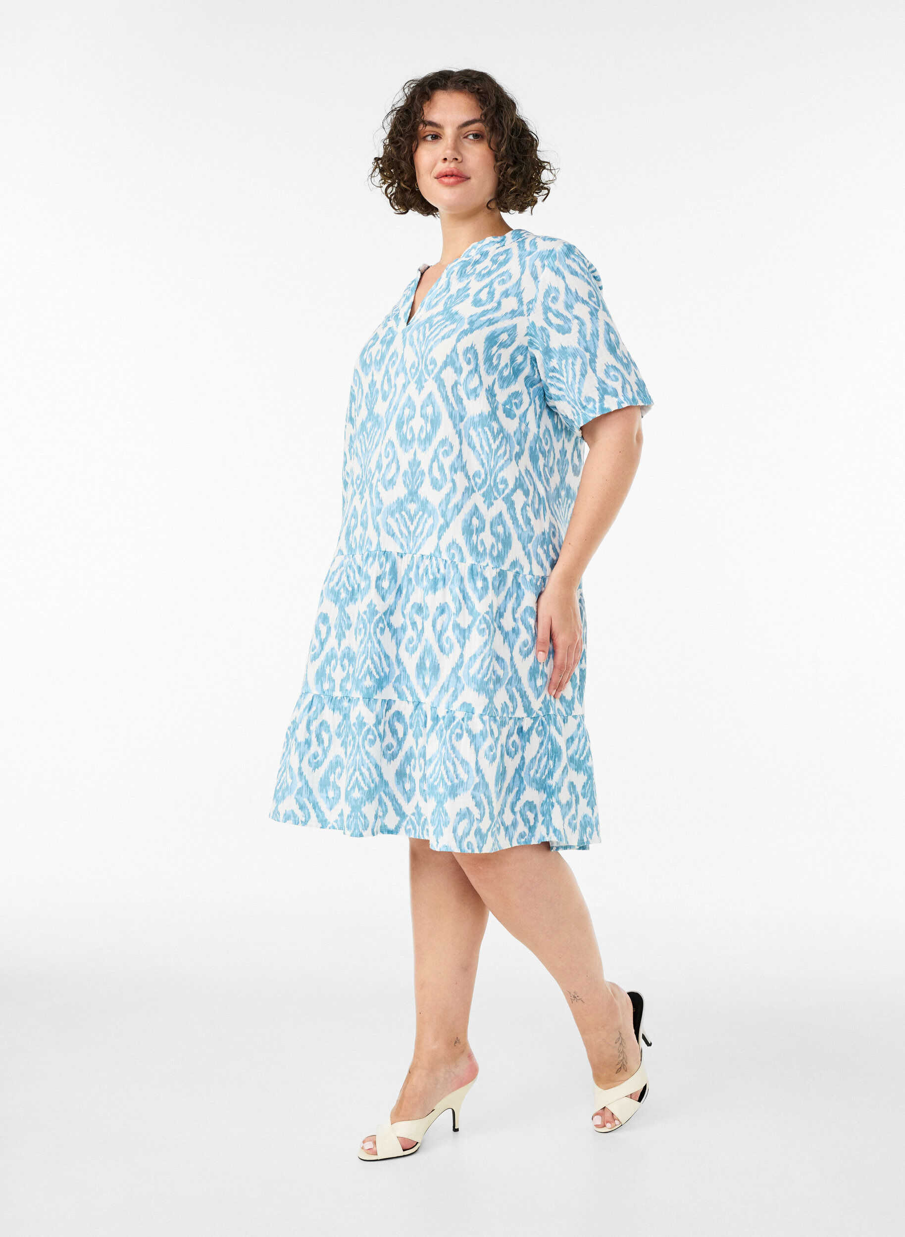 ZizziKort A-linjekjole i bomullsmuslin, Vanilje, Model image number 1