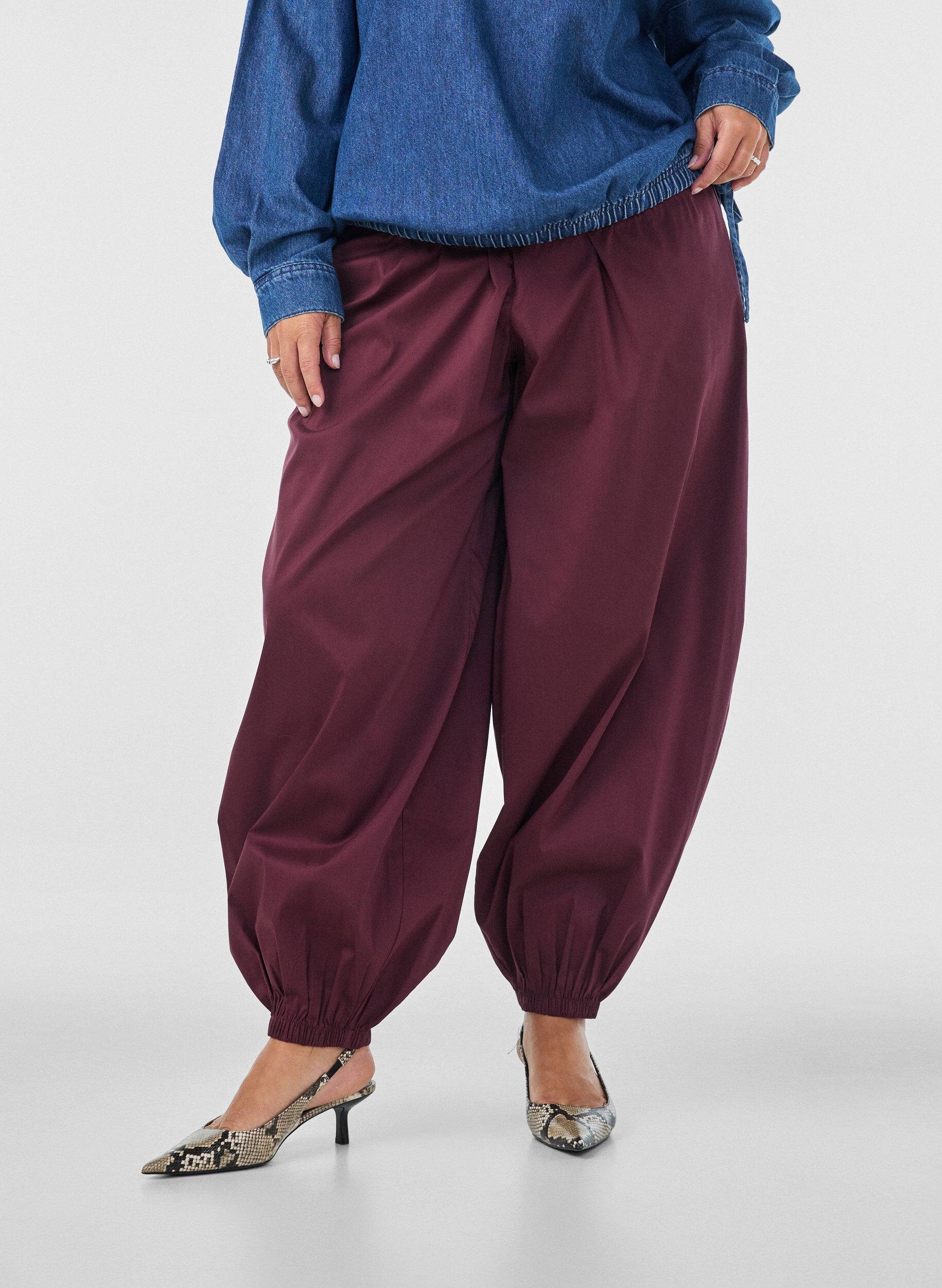 ZizziBallongbukser med lommer og elastisk midje, R&oslash;d, Model image number 2